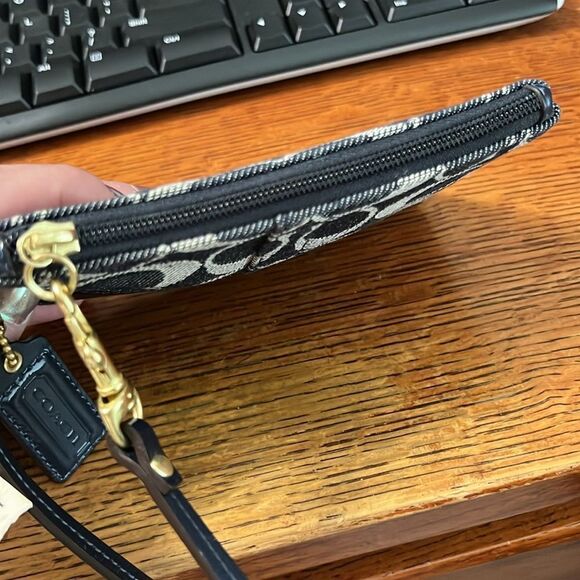 NWT Coach F41718 Signature Legacy Stripe Denim Wristlet Pouch - Picture 14 of 16